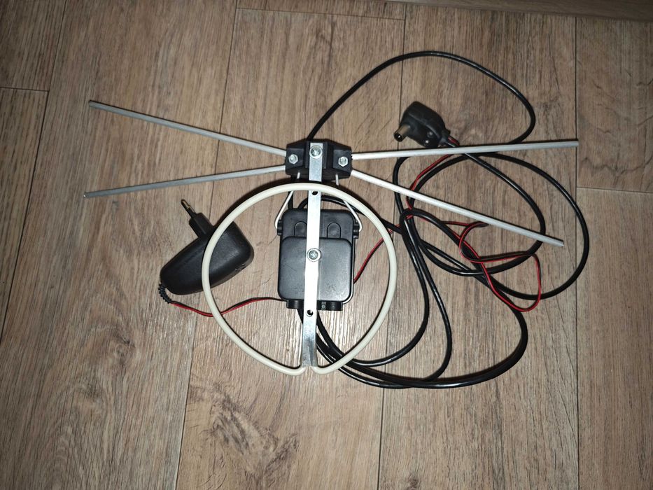 Антенна комнатная новая станция метро Москва