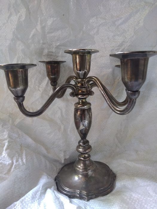 Красив стар свещник от бронз .