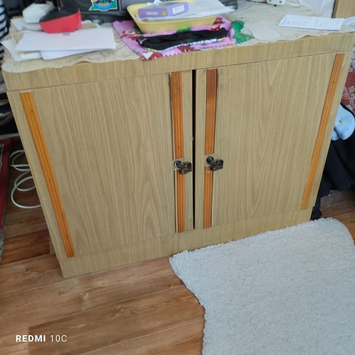 Продам камод и тумбочки