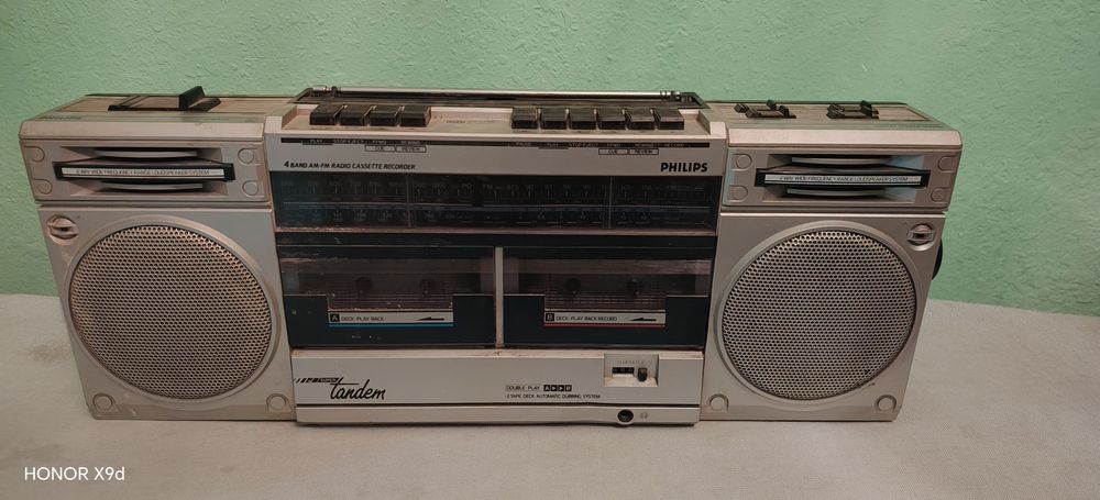 Продаю магнитофон PHILIPS