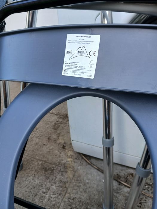 Инвалидна количка. Тоалетен стол  чисто нови