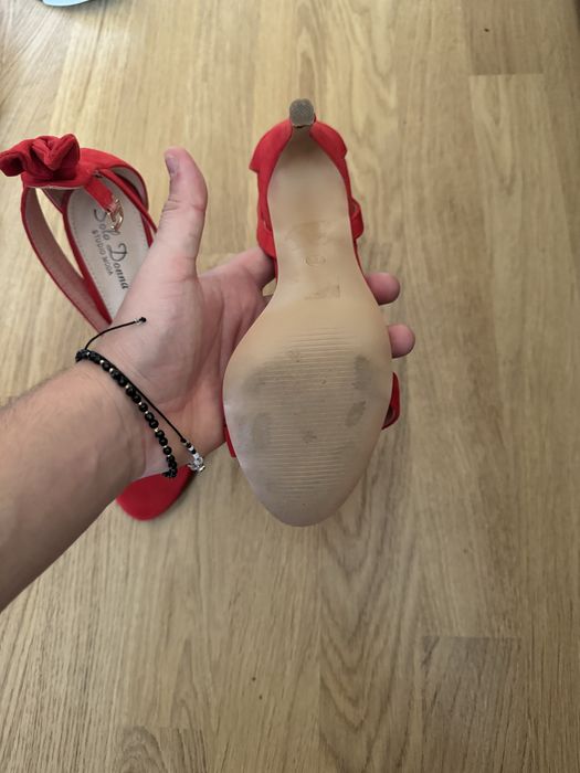 Sandale cu toc , marimea 38