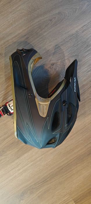 Карбонова MTB каска Specialized Deviant S/M