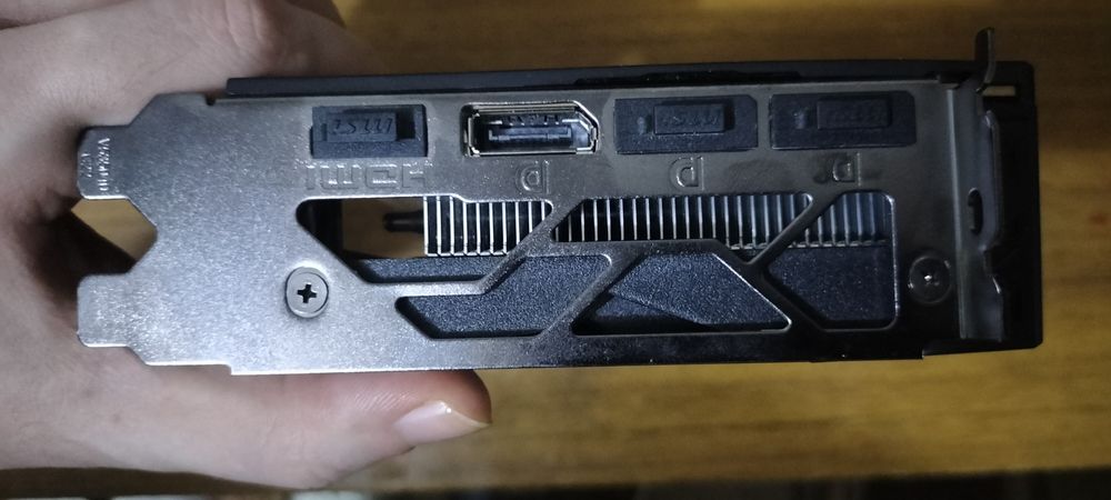 Продаю RTX 5050 в идеале