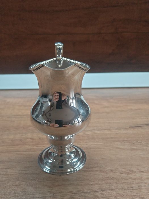 Продавам антична сребърна кана Англия 1870 година Уникална