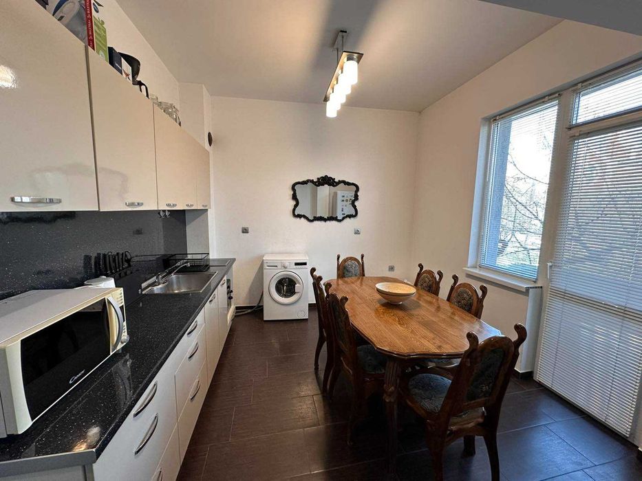 Тристаен апартамент - до хотел Черно море , пл. Севастопол