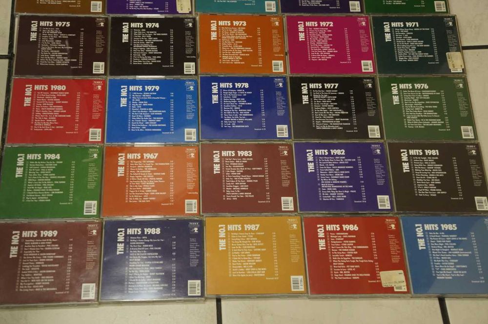 The No.1 Hits 1960-1989 (30 CDs) включително книжка