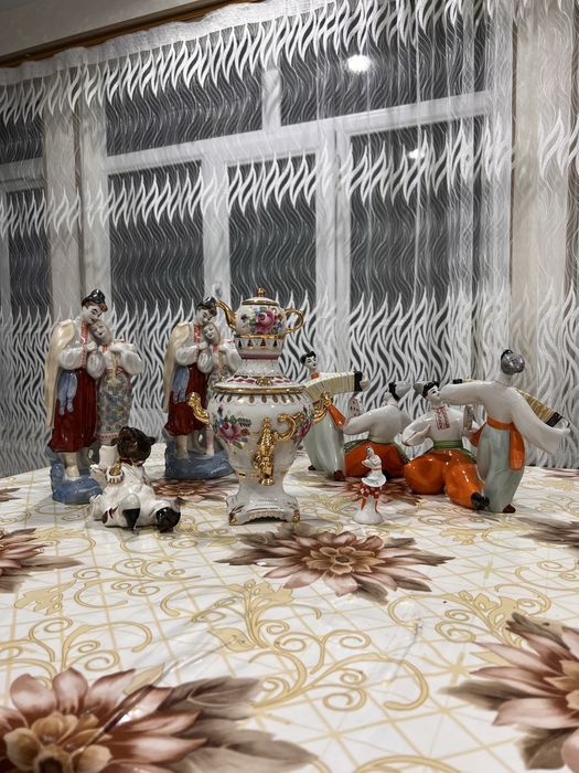 Антиквариант , антиквар , Фарфоровые статуэтки коллекционные