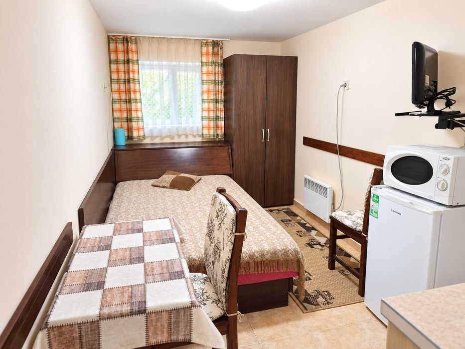 Дава се под наем Едностаен апартамент в Пловдив, Център - 30 кв.м за 200 € - Снимка #1