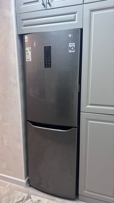 Холодильник LG оригинал