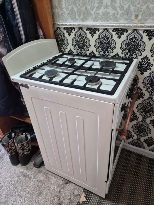 Продам газ плиту