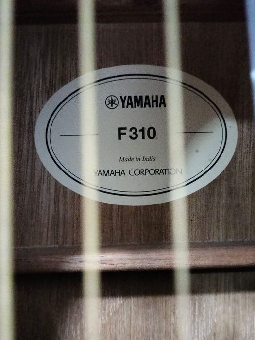 Yamaha f310 с чехлом и ремнем