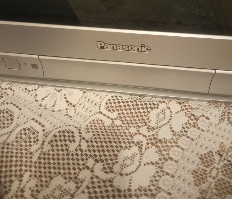 Телевизор "Panasonic" с пультуправлением