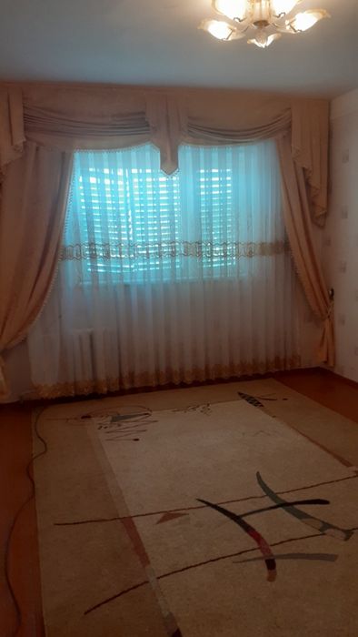 Кўчмас мулк сотилади