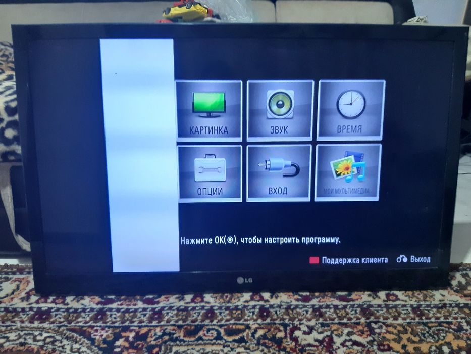 Телевизор LG 107 см