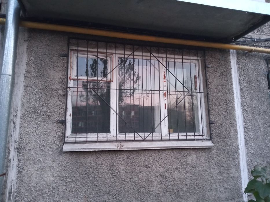 Решетки на окна б/у