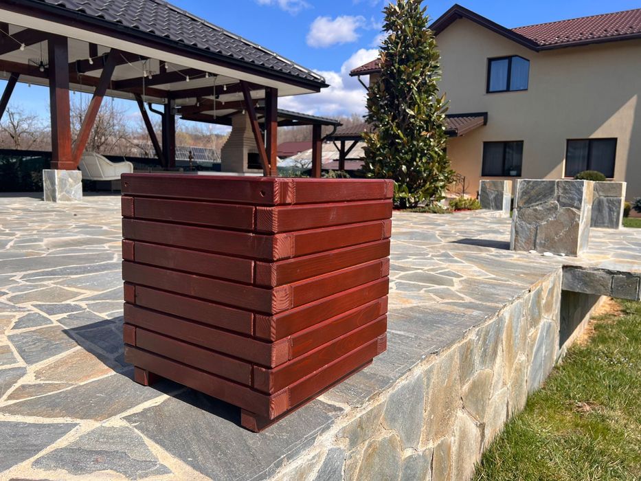 Ghiveci si jardiniera din lemn