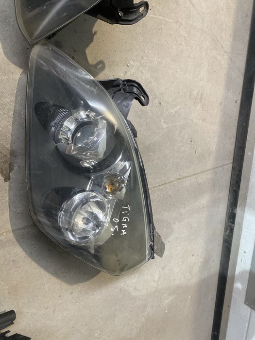 Far/Faruri Opel Tigra B 2005 cu lupa Stanga-Dreapta