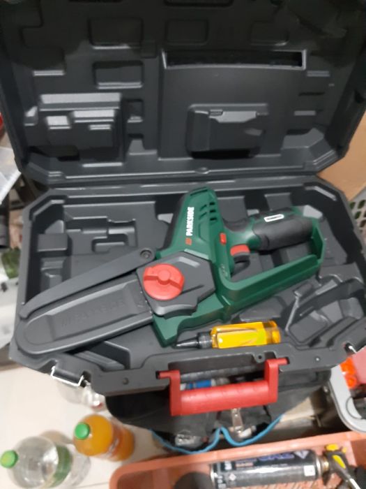 Vand drujba de mâna (fara incarcator fara acumulator )