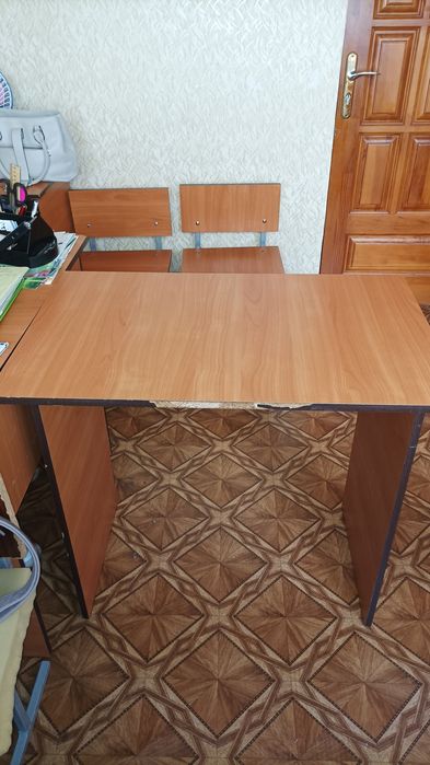 Продам столы офисные.