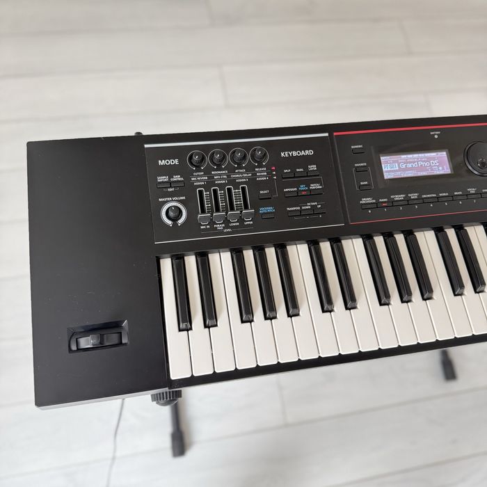Roland Juno Ds синтезатор со стойкой