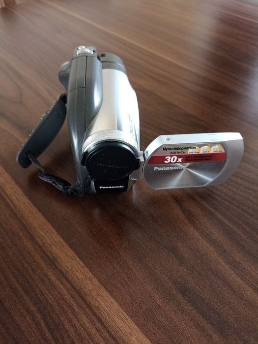 Видеокамера Panasonic VDR-D150