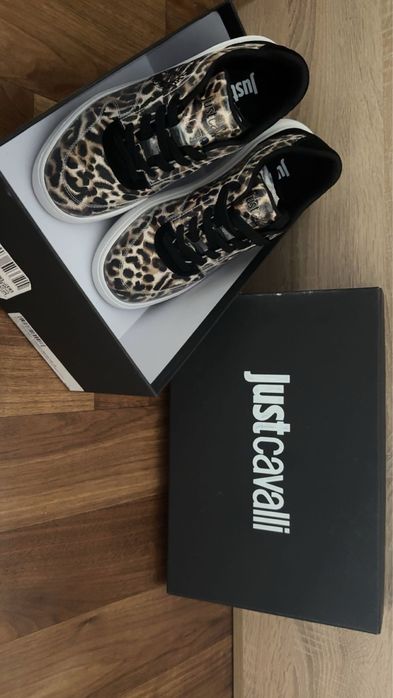 Оригинални обувки Just cavalli и Adidas Terrex