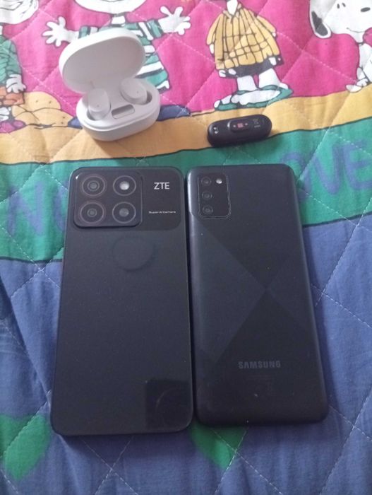 Se vinde tot ce se vede in poza 2 telefoane