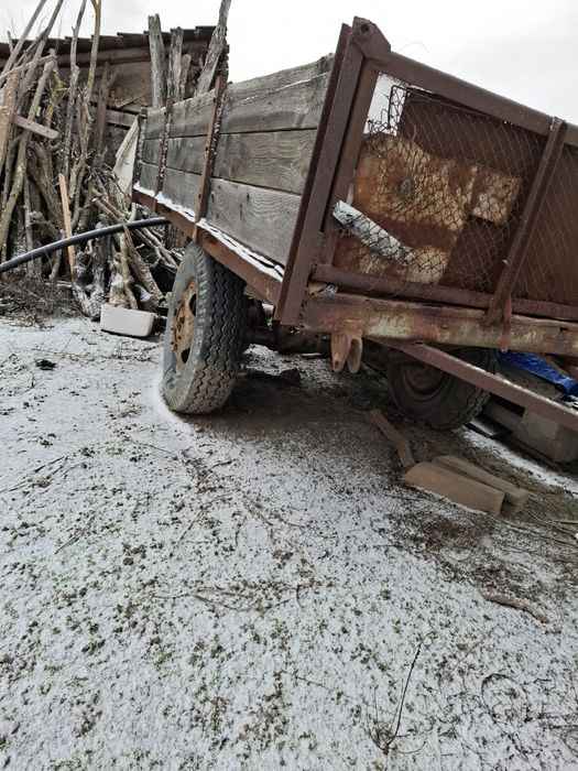 Vând remorcă baloti