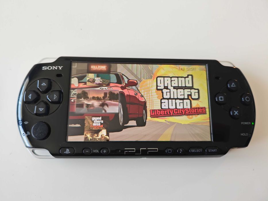 Sony PSP 3000 - Playstation Portable - качени много игри