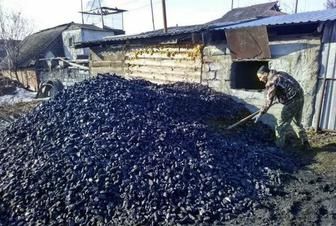 Закидаю уголь быстро