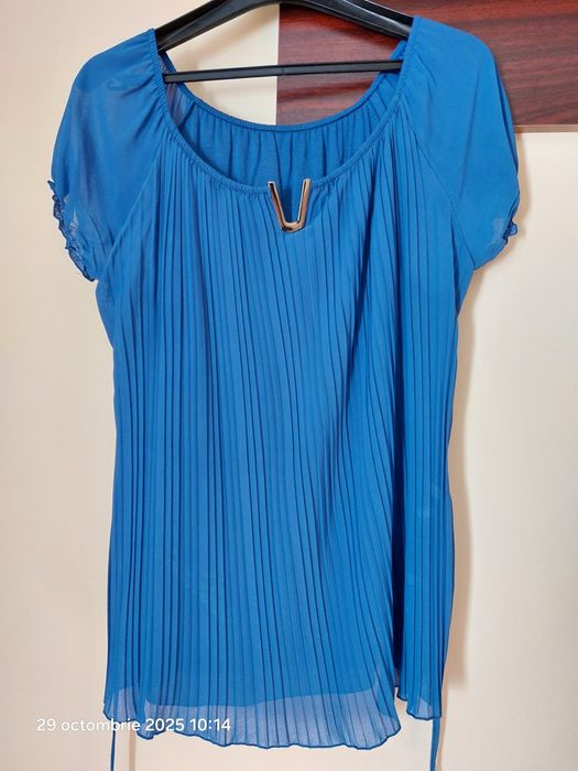 Vând bluza damă.