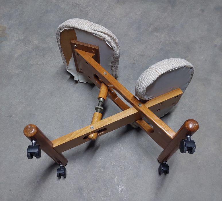 Scaun de birou ergonomic pentru genunchi