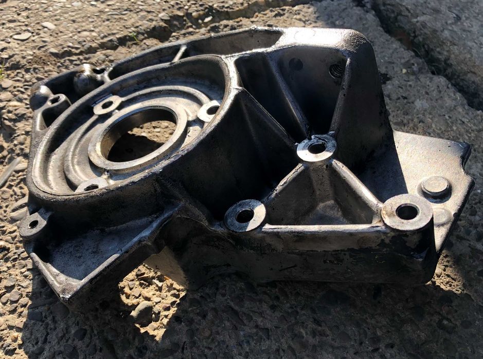 Suport pompa injectie Renault Kangoo 1.9d