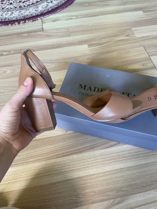 Sandale din piele marime 37