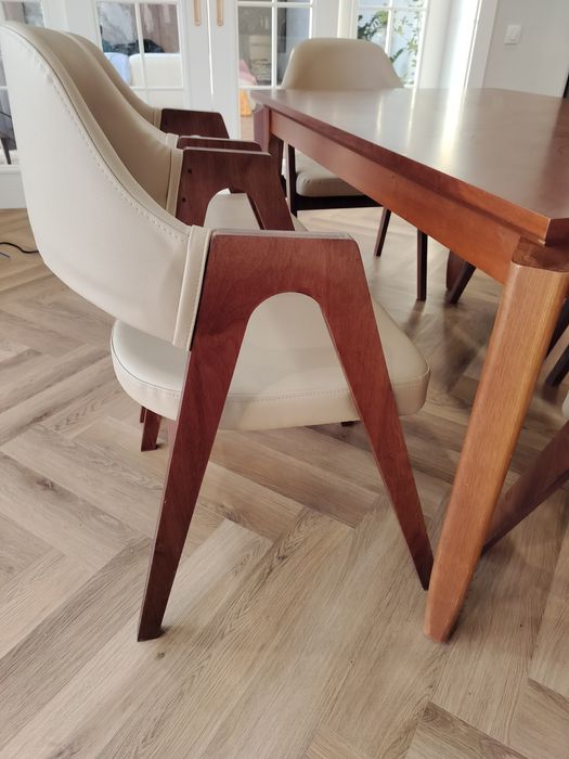 Стулья 6 штук по 25000