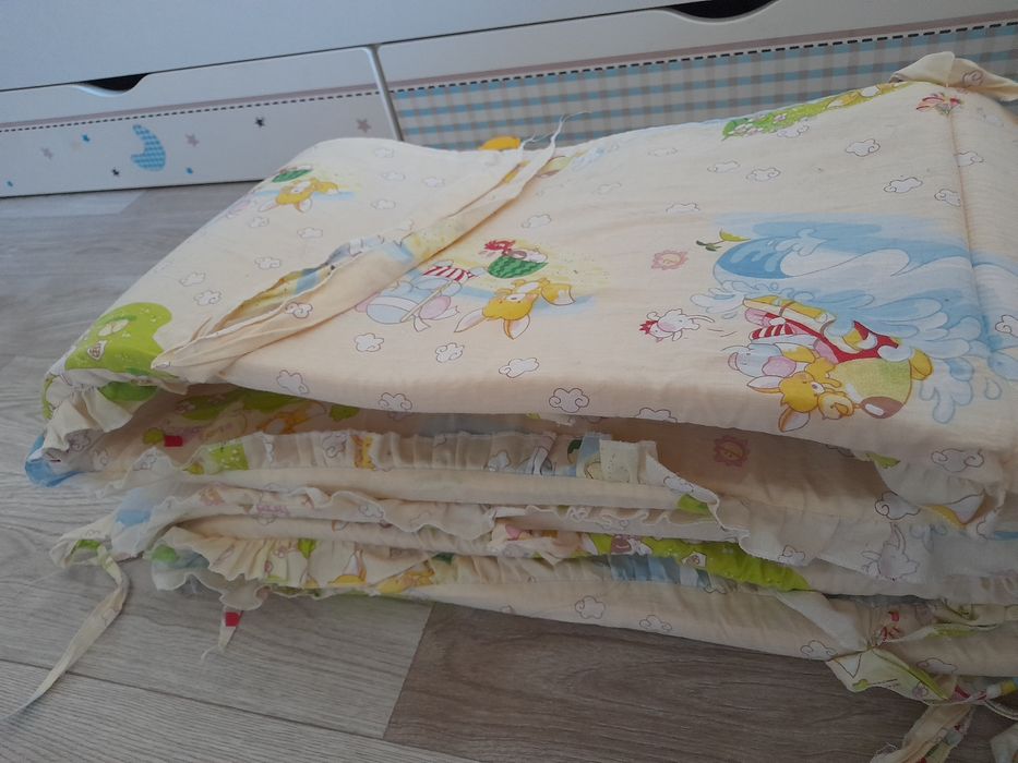 Бортики на детскую кроватку