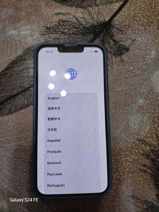 Продавам Айфон 13