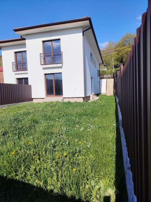 Casă tip duplex in Tauti, Floresti