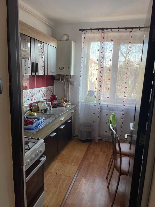 Inchiriez apartament cu 2 camere, zona Teatru