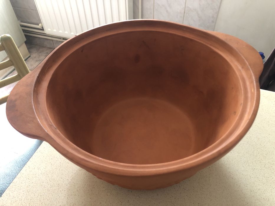 Vas ceramic cu capac,capacitate 8 L