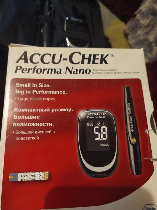 Продам глюкометр Аку чек.