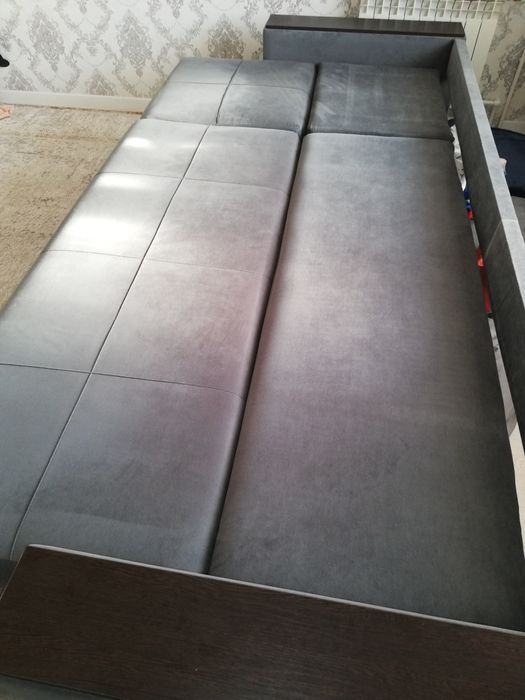 Продам диван серого цвета