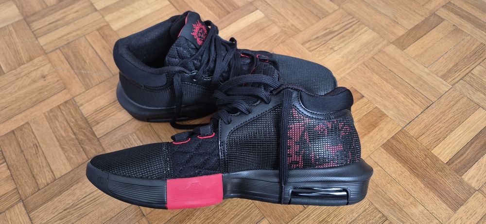 Nike Lebron Witness 8