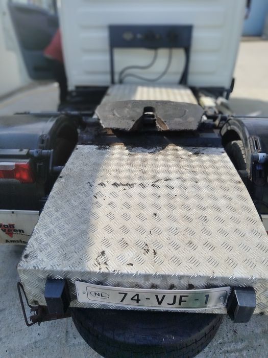 Компресор и каросерия за влекач