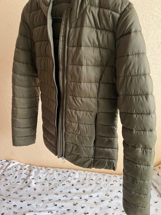 Преходно яке зелено