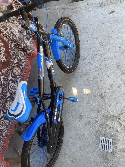 Vand bicicleta baiat noua