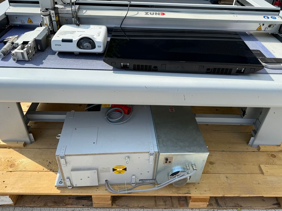 Дигитален кътер  ZUND S3-L1200 CNC машина