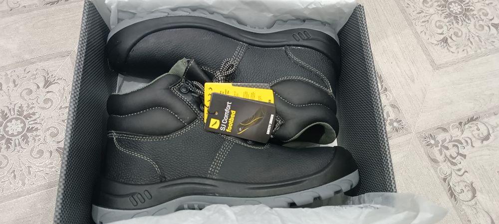 Продам Спец одежду