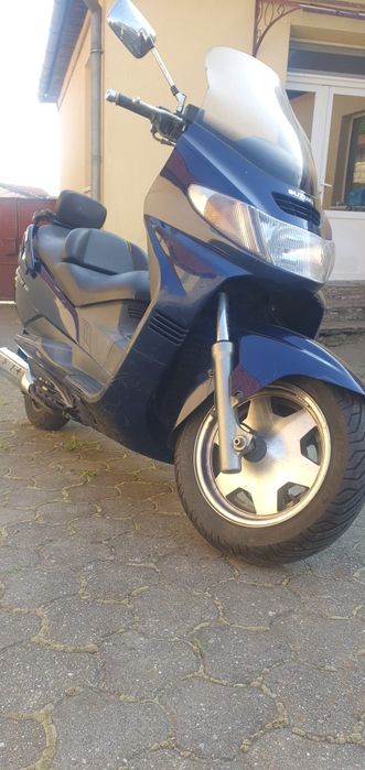 Suzuki Burgman 400
